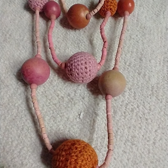 Long orange pink wood crochet beaded necklace boho - Picture 3 of 5